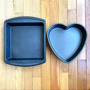 New 2 WILTON Non-Stick Cake Pans Square Pan Heart Pan Baking Bake